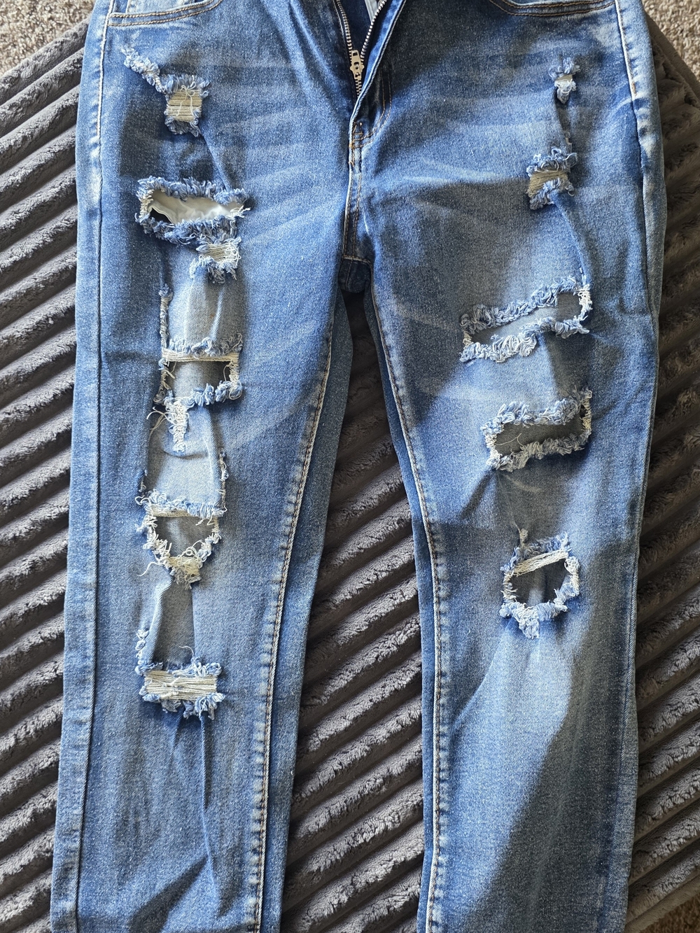Ripped High-Rise Blue Wash Women’s Jeans